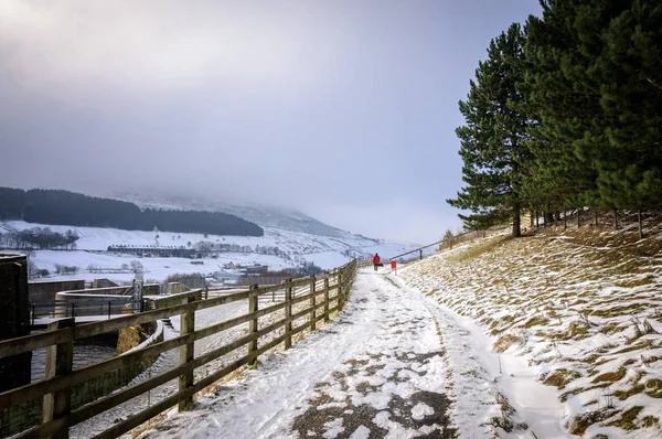 Walker Enjoying Snow Frosty Winter Morning Northwest England — Stock Photo, Image