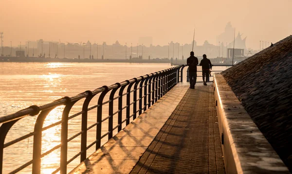 Silhoutte Fisherman Catching Fish Dubai Uae — Stock Photo, Image