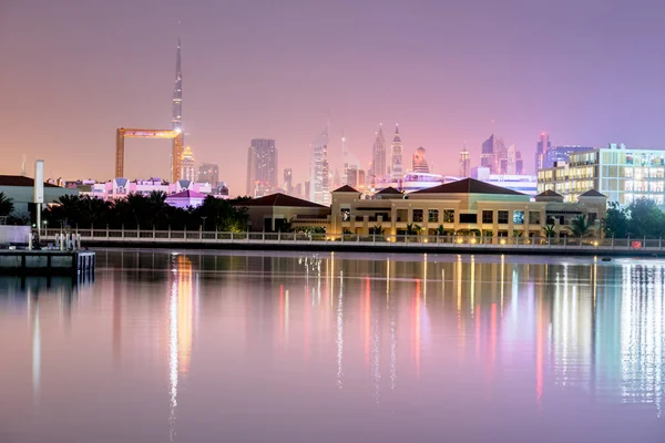 Krásné Město Centrum Světla Odrazem Promenáda Kolem Kanálu Dubaj Spojené — Stock fotografie
