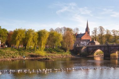 River Dee ve dolgu, Chester, Cheshire, İngiltere görüntülemek,