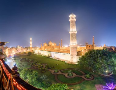 Baadshahi Camii, Pakistan 'ın Lahor' daki en ünlü camii..