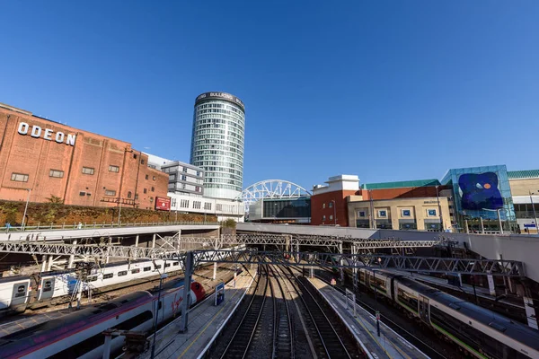 2018年2月25日 イングランド バーミンガムのニュー ストリート駅 バーミンガム ニュー ストリート駅からグレード2に向かう鉄道路線を見下ろす — ストック写真