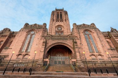 Liverpool, İngiltere-11 Mayıs 2015: Liverpool Katedrali veya Liverpool 'daki Yükselen İsa Katedrali, Uk