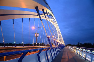 Bratislava, Slovakya 'daki Apollo köprüsünün ayrıntılı görüntüsü