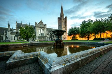 St Andrews Kilisesi, İrlanda 'nın Dublin şehrinde yer alan bir kilisedir.