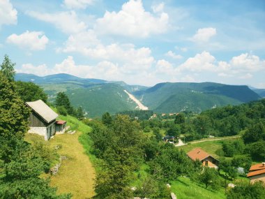 Saraybosna Dağ Köyü Kablo Araba Manzarası Şehrin Üzerinde Sürüyor