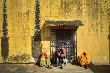 Jaipur, Hindistan-Jan 19, 2013: Hindistan sokakta Tanımlanamayan yerel Hint insanların günlük yaşam. 19 Ocak 2013