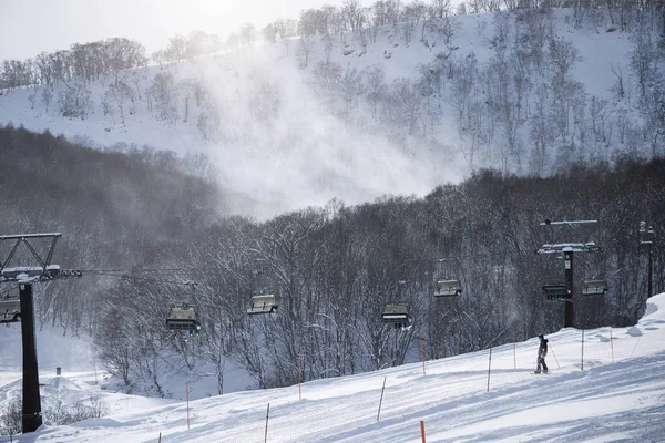 Ski lift uzaktan — Stok fotoğraf