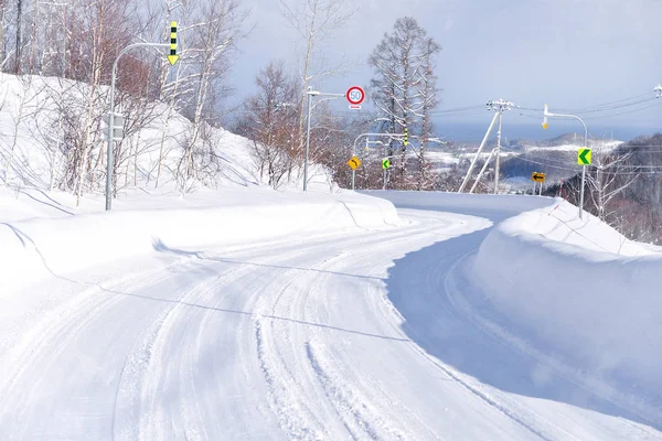 Puszysty śnieg na drogi w Sapporo, Hokkaido Japonia — Zdjęcie stockowe