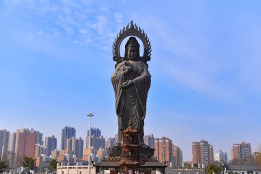 İn Tapınağı Çin'in Wuhan City, Hubei eyaleti üzerinde bulunan bir Budist tapınağı.