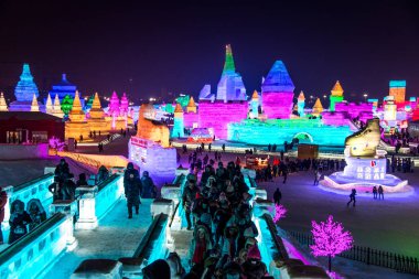 Harbin, Çin - 21 Ocak 2017: Harbin uluslararası buz ve kar heykel Festivali Harbin yer alır bir yıllık Kış Festivali olduğunu. Dünyanın en büyük buz ve kar Festivali olduğunu.
