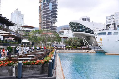 Shenzhen, Çin - 09 Nisan 2017: Yeni deniz dünya Plaza, Shenzhen, Seaworld Plaza landmark açılan bilinen Shenzhen ilk uluslararası eğlence merkezi olarak biriydi.