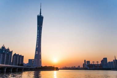 Guanghzou, Çin - 02 Nisan 2017: 595.7 metre boyunda çok amaçlı gözetleme kulesi Guangzhou Guangzhou kule ya da Kanton Kulesi, resmen Guangzhou Tv astronomik ve gezi Kulesi olan.