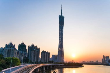 Guanghzou, Çin - 02 Nisan 2017: 595.7 metre boyunda çok amaçlı gözetleme kulesi Guangzhou Guangzhou kule ya da Kanton Kulesi, resmen Guangzhou Tv astronomik ve gezi Kulesi olan.