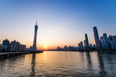 Guanghzou, Çin - 02 Nisan 2017: 595.7 metre boyunda çok amaçlı gözetleme kulesi Guangzhou Guangzhou kule ya da Kanton Kulesi, resmen Guangzhou Tv astronomik ve gezi Kulesi olan.