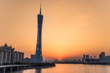 Guanghzou, Çin - 02 Nisan 2017: 595.7 metre boyunda çok amaçlı gözetleme kulesi Guangzhou Guangzhou kule ya da Kanton Kulesi, resmen Guangzhou Tv astronomik ve gezi Kulesi olan.