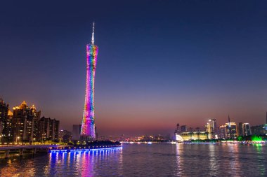 Guanghzou, Çin - 02 Nisan 2017: 595.7 metre boyunda çok amaçlı gözetleme kulesi Guangzhou Guangzhou kule ya da Kanton Kulesi, resmen Guangzhou Tv astronomik ve gezi Kulesi olan.