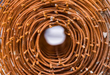 Endüstriyel arka plan için malzeme paslı çelik çubuğunun yakın çekim