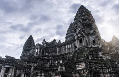Wat Angkor Kamboçya ve dünyanın en büyük dini anıt karmaşık bir tapınak olduğunu