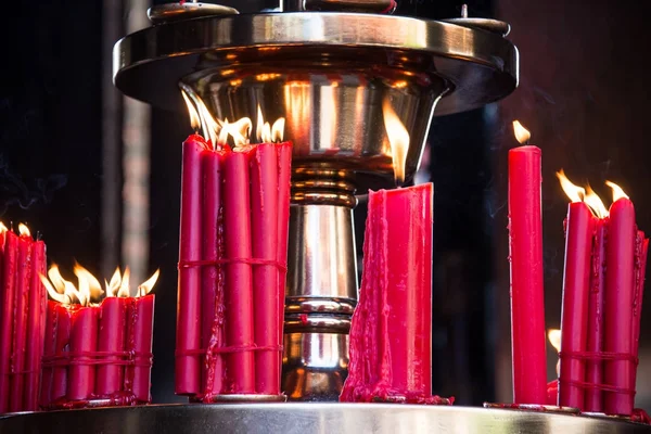 Red candles in temple — Stock Photo, Image