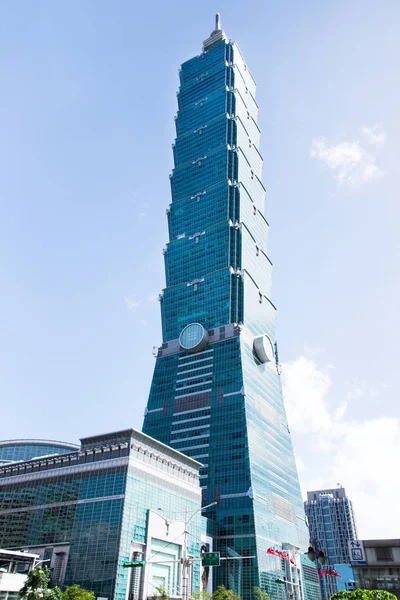 Taipei World Financial Center est un gratte-ciel historique à Taipei, Taiwan. Le bâtiment a été officiellement classé comme le plus haut du monde en 2004 jusqu'en 2010 . — Photo