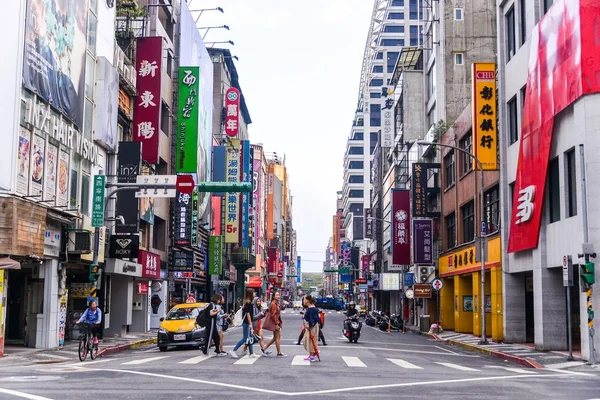 Ximending is een wijk en het winkelgebied in de Wanhua District van Taipei, Taiwan. Het was het eerste voetgangersgebied in Taiwan — Stockfoto