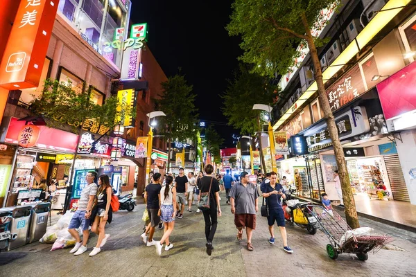 Ximending est un quartier et un quartier commerçant du district de Wanhua à Taipei. C'était la première zone piétonne de Taiwan. — Photo