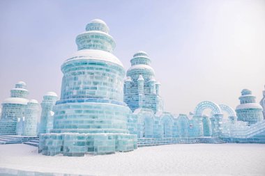 Harbin Uluslararası Buz ve kar Heykel Festivali Harbin, Çin için bir yıllık kış festivali var. Dünyanın en büyük buz ve kar Festivali olduğunu.