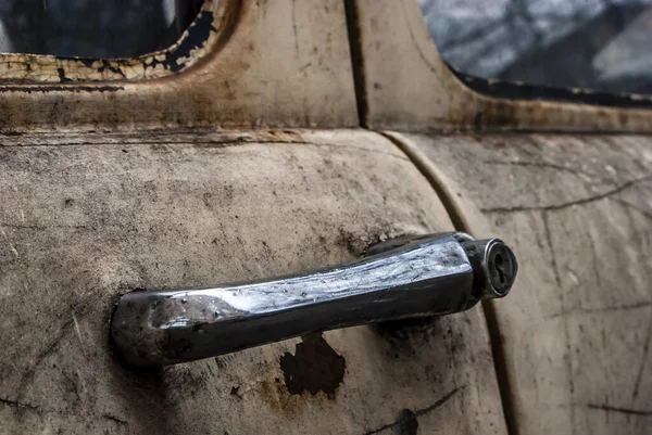 クロムドアハンドル古い車のクラシック1 — ストック写真