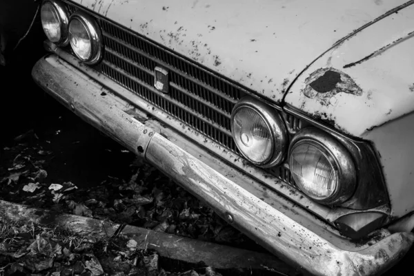 Widok Przodu Starego Klasycznego Samochodu — Zdjęcie stockowe