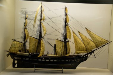 Münih, Almanya - 18 Ocak 2020: Alman Teknik Müzesi dünyanın en büyük bilim ve teknoloji müzesidir ve bunlardan biri en büyük koleksiyon gemisi modellerinden biri olan birçok farklı teknik alanlara sahiptir..