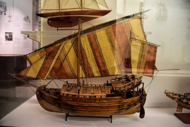 Münih, Almanya - 18 Ocak 2020: Alman Teknik Müzesi dünyanın en büyük bilim ve teknoloji müzesidir ve bunlardan biri en büyük koleksiyon gemisi modellerinden biri olan birçok farklı teknik alanlara sahiptir..