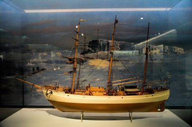 Münih, Almanya - 18 Ocak 2020: Alman Teknik Müzesi dünyanın en büyük bilim ve teknoloji müzesidir ve bunlardan biri en büyük koleksiyon gemisi modellerinden biri olan birçok farklı teknik alanlara sahiptir..