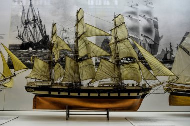 Münih, Almanya - 18 Ocak 2020: Alman Teknik Müzesi dünyanın en büyük bilim ve teknoloji müzesidir ve bunlardan biri en büyük koleksiyon gemisi modellerinden biri olan birçok farklı teknik alanlara sahiptir..