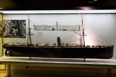 Münih, Almanya - 18 Ocak 2020: Alman Teknik Müzesi dünyanın en büyük bilim ve teknoloji müzesidir ve bunlardan biri en büyük koleksiyon gemisi modellerinden biri olan birçok farklı teknik alanlara sahiptir..