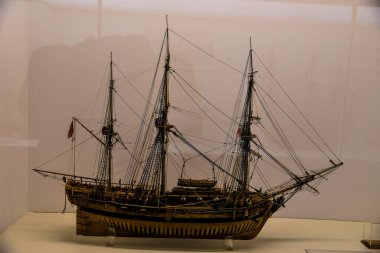 Münih, Almanya - 18 Ocak 2020: Alman Teknik Müzesi dünyanın en büyük bilim ve teknoloji müzesidir ve bunlardan biri en büyük koleksiyon gemisi modellerinden biri olan birçok farklı teknik alanlara sahiptir..