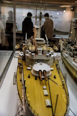 Münih, Almanya - 18 Ocak 2020: Alman Teknik Müzesi dünyanın en büyük bilim ve teknoloji müzesidir ve bunlardan biri en büyük koleksiyon gemisi modellerinden biri olan birçok farklı teknik alanlara sahiptir..