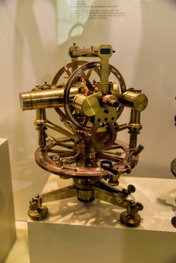 Münih, Almanya - 18 Ocak 2020: Alman Teknik Müzesi, birçok farklı teknik alan ile dünyanın en büyük bilim ve teknoloji müzesidir..