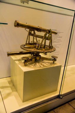 Münih, Almanya - 18 Ocak 2020: Alman Teknik Müzesi, birçok farklı teknik alan ile dünyanın en büyük bilim ve teknoloji müzesidir..