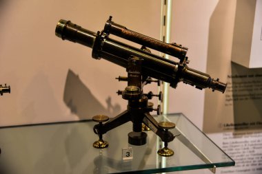 Münih, Almanya - 18 Ocak 2020: Alman Teknik Müzesi, birçok farklı teknik alan ile dünyanın en büyük bilim ve teknoloji müzesidir..