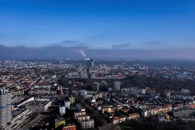 Münih, Almanya - 20 Ocak 2020: Münih Olimpiyat kulesinden yapılan panorama fotoğrafçılık. 