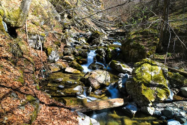 Hdr Outdoor Landschap Fotografie Van Rivier Met Rotsen — Stockfoto