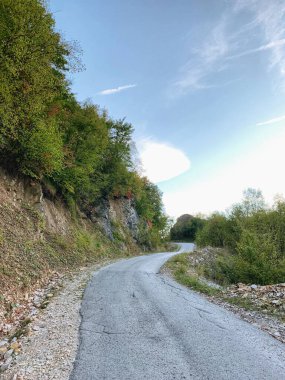 Dağ yürüyüşünün manzara fotoğrafçılığı