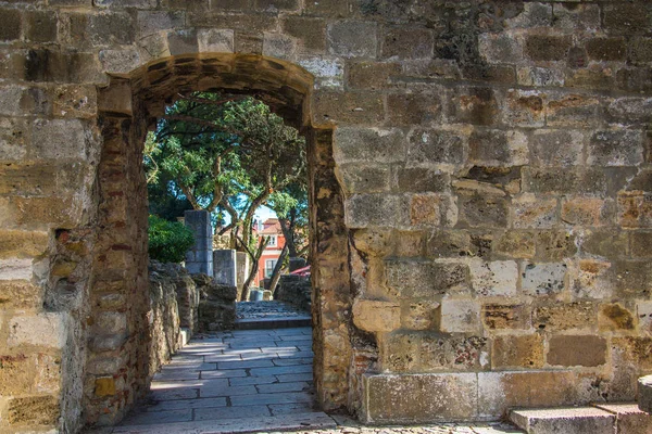 Castle of Saint George Lizbon, Portekiz. Duvar ve kale girişine parçası.