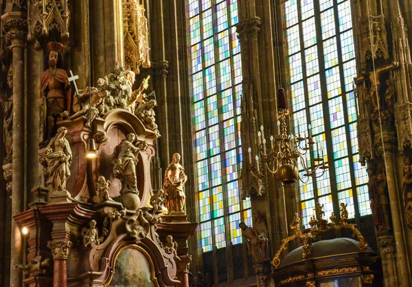 Ayrıntılar St Stephens Katedrali'ne, Avusturya