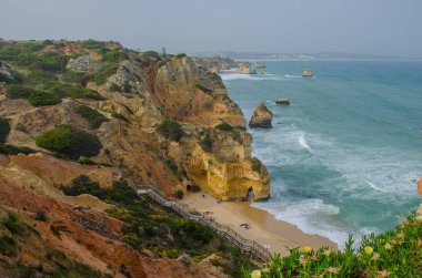 Küçük kumlu Praia yapmak Camilo sahil yakınında Lagos, Portekiz.
