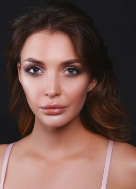 güzel narin kadın portresi