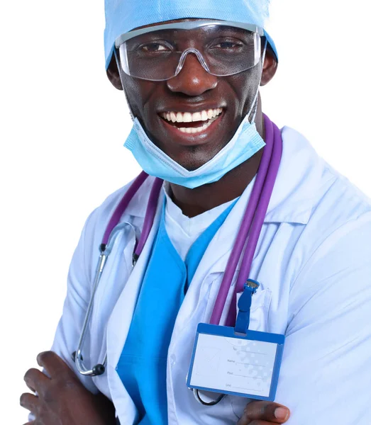 マスクと制服を着て医者の肖像画。白い背景に分離 — ストック写真