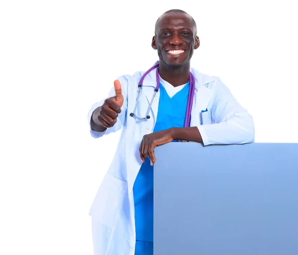 Medico con cartello che mostra ok — Foto Stock