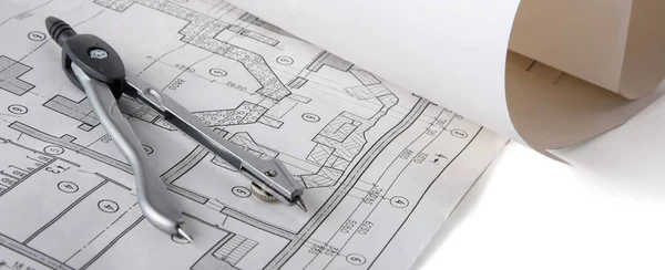 Architekturpläne, Kompass und Lineal auf dem Schreibtisch — Stockfoto